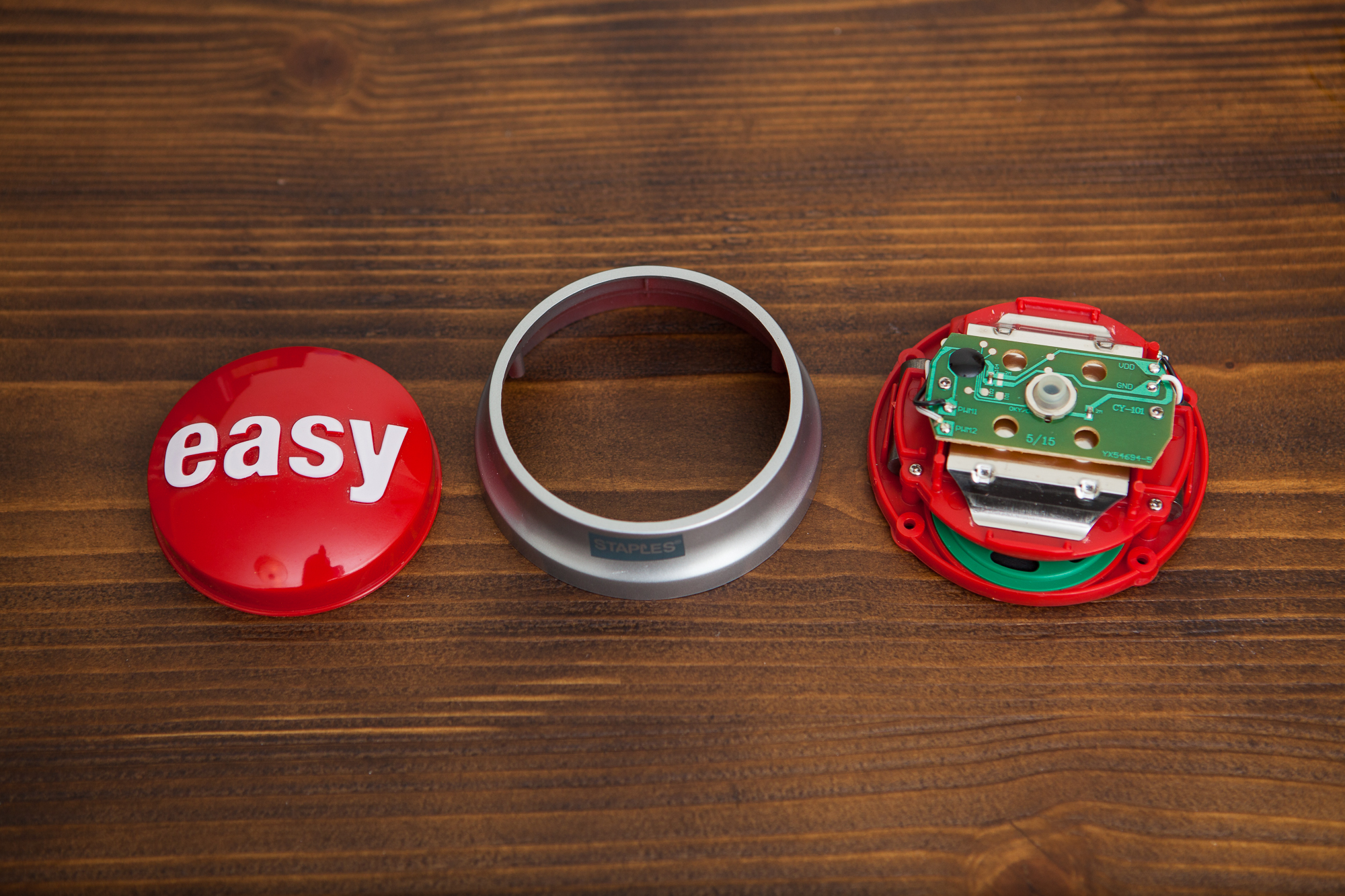 Viral Push Buttons: The Staples Easy Button Now Comes in Facil for the  French